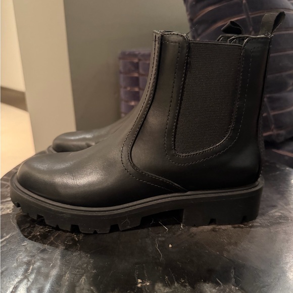 Nine West Chelsea Boots Size 5.5 - Picture 3 of 5